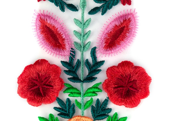 Panou brodat tradițional, model floral